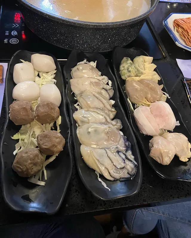 餃子拼盤+ 厚五寶丸+蠔