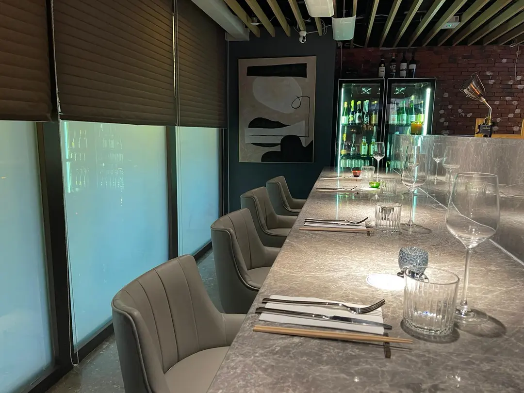 肉料理とワインCARVING