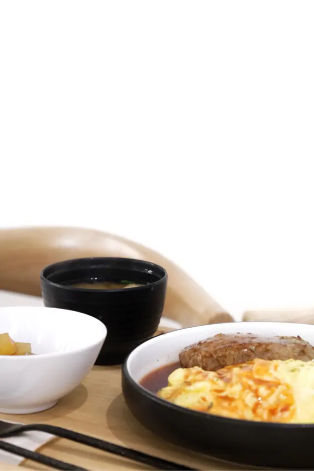 日式漢堡扒蛋包飯