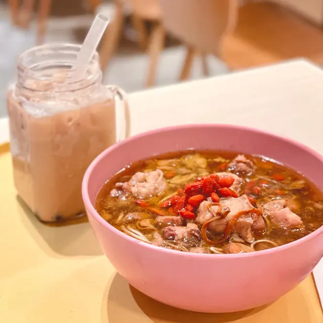 酒香花雕麻油雞麵 