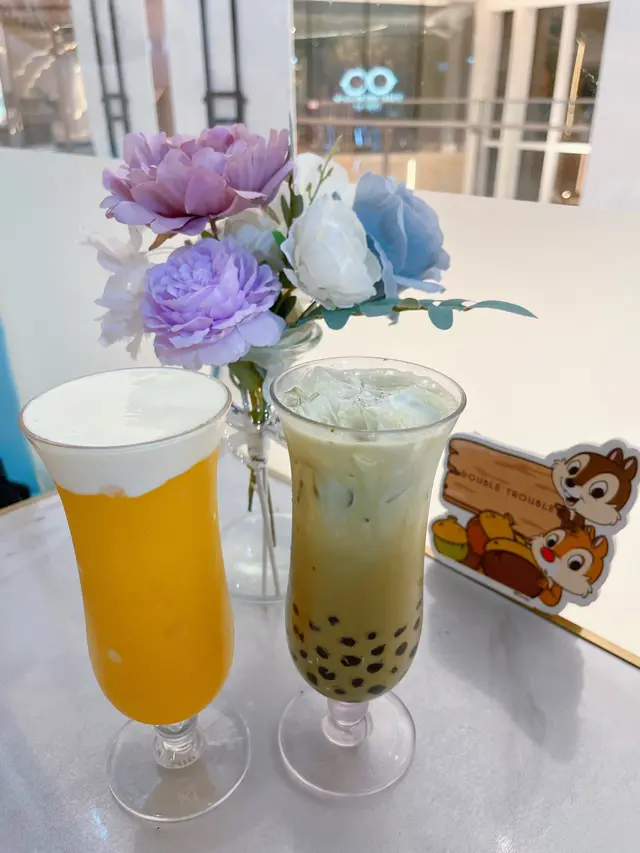用真芒果打成沙冰,啖啖芒果酸甜滋味