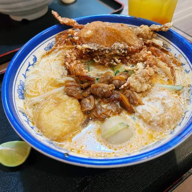 原隻炸軟殼蟹 招牌椰爺秒傳叻沙