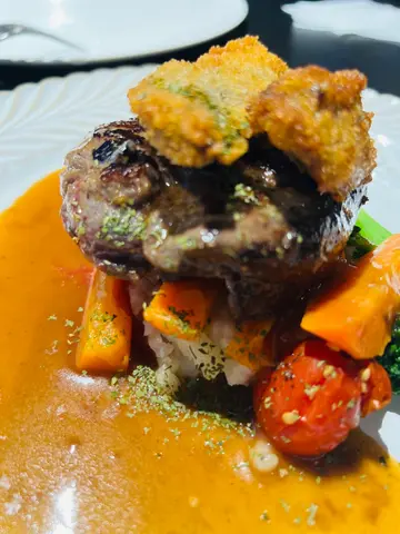 香煎牛柳炸菇配薯蓉