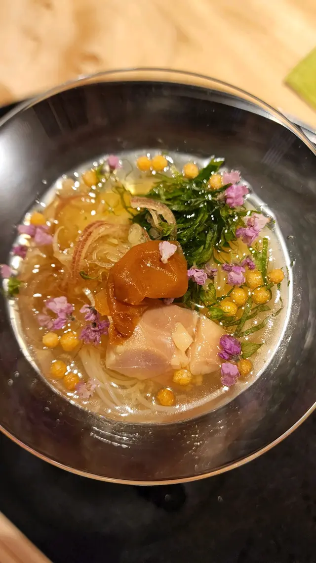 三瀨雞 紫蘇 梅肉 茗荷 山葵油 素麵