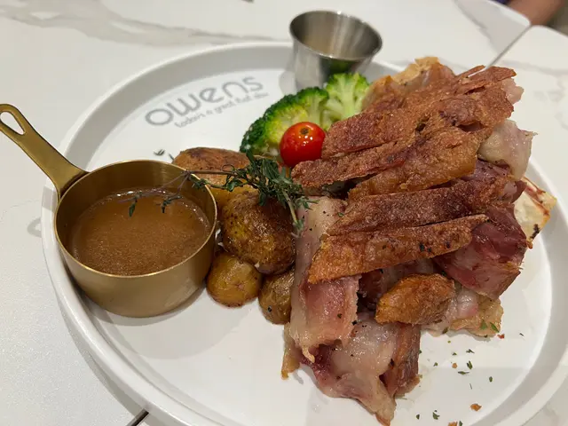 德國脆皮咸豬手