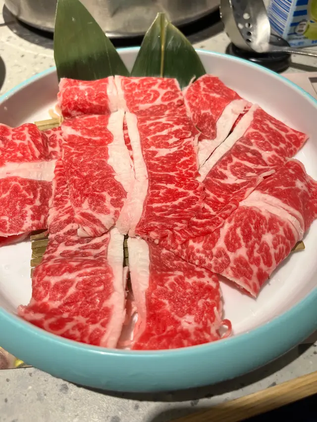 油花均勻，肉質細嫩❗️