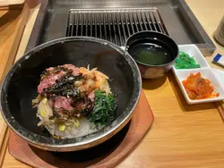 鹅肝生牛肉烧石碢饭