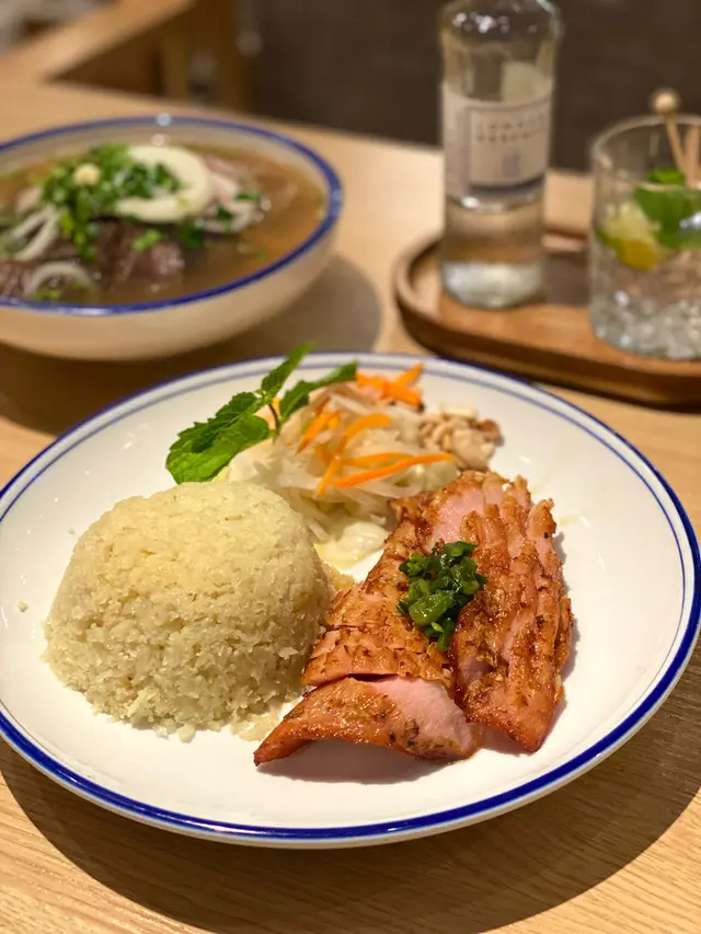 伊比利亞豬頸肉配椰菜花飯