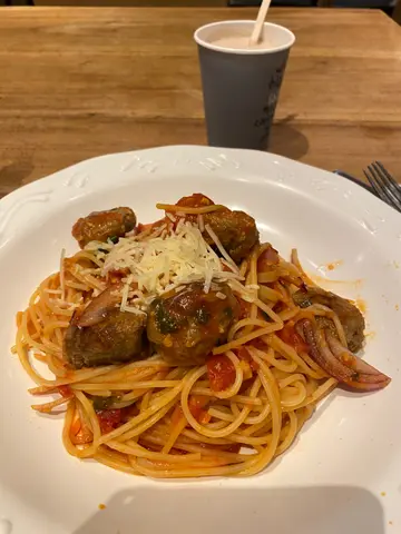 meat  ball  pasta  /  食物  可以；  服务  九流