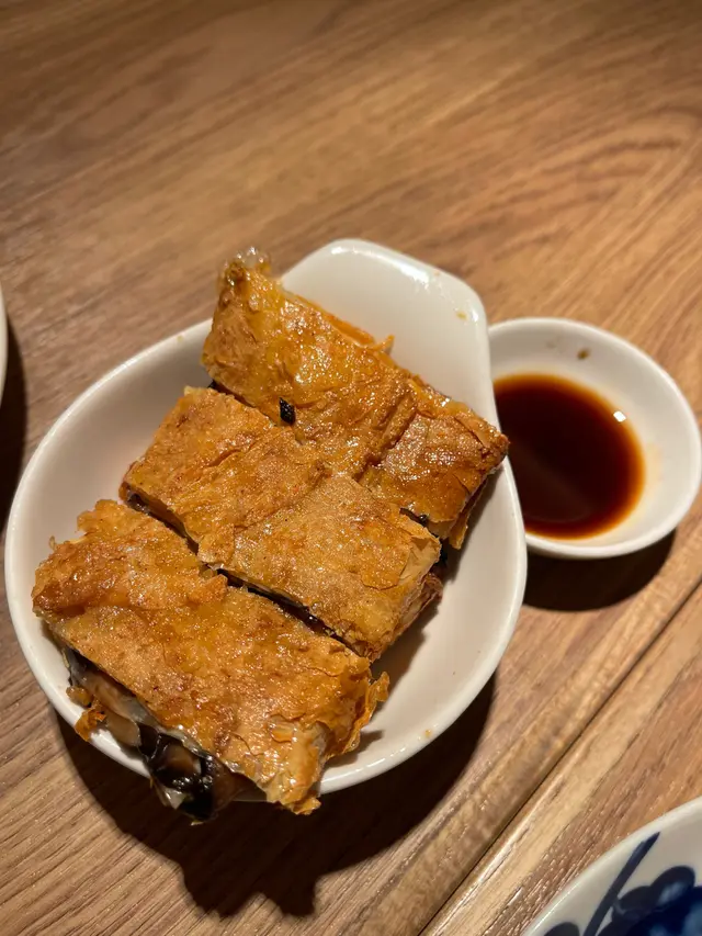 煎得很脆，餡料很多