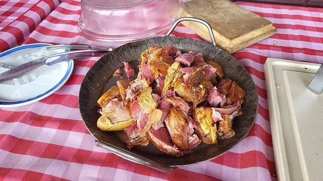 德國鹹豬手（皮脆似食薯片丶豬肉肉嫩丶鹹度適中）