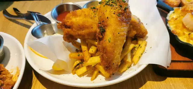 我在香港食過最好食炸魚，性比價高。
