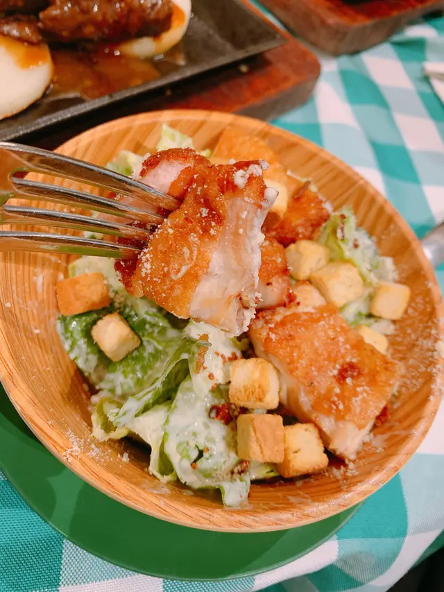 雞扒鹹魚凱撒沙律