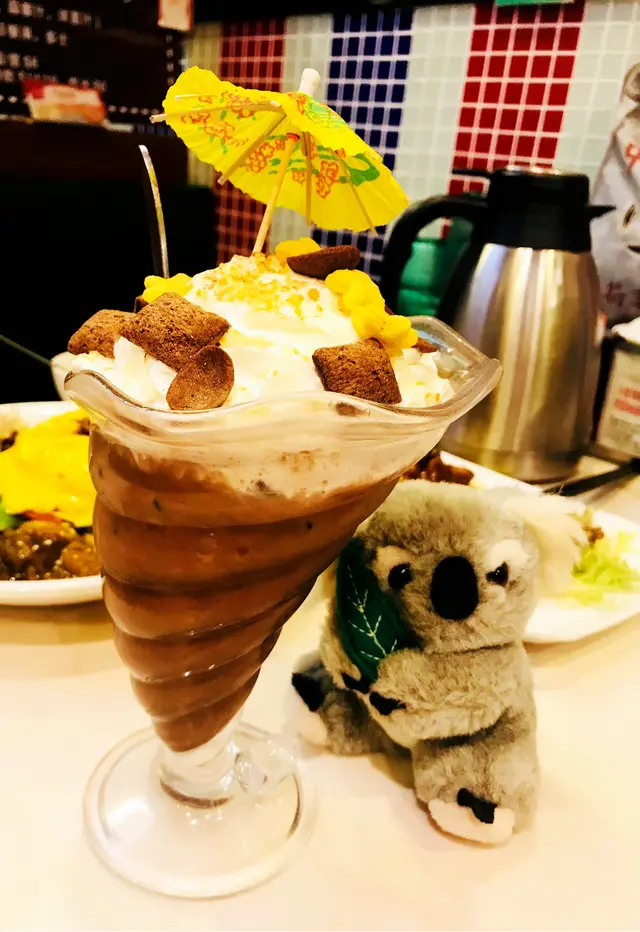 跟餐$14元.講明飛仔.梗係懷舊嘢啦.外型了得.打卡都唔錯.華田甜得嚟剛好👍😋😋