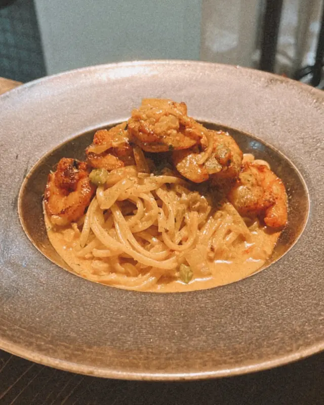 homemade laksa linguine w/ tiger prawn 🦐