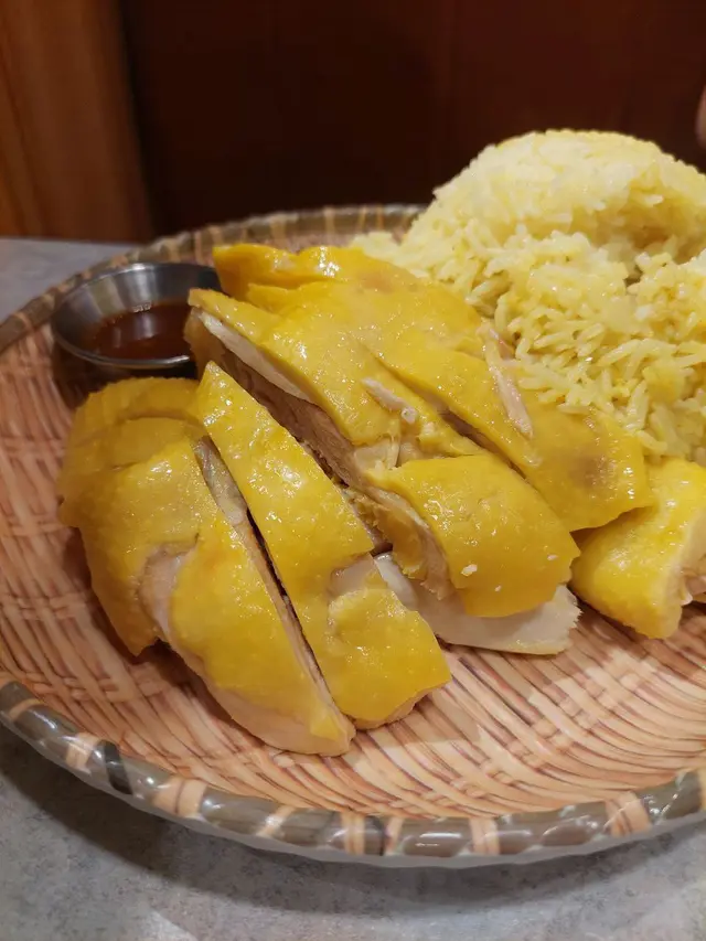 去骨海南雞配油飯(半隻)