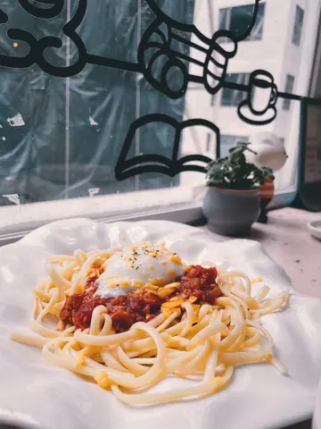 溫泉蛋素肉醬蕃茄扁意粉🍝