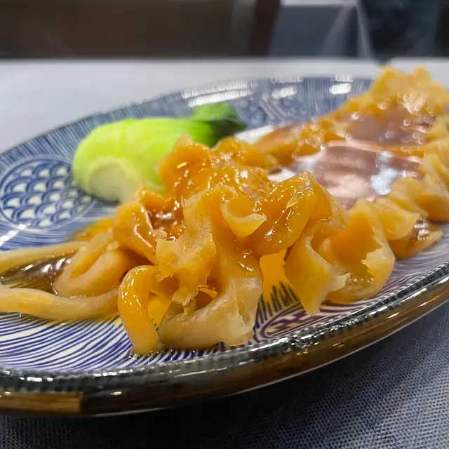 比手掌仲要大嘅花膠！大大啖咬落去，非常滋補