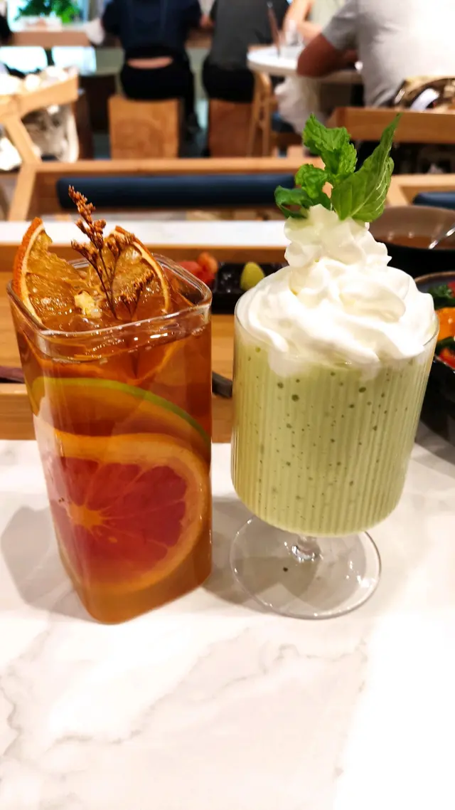 蜂蜜水果台灣阿里山金萱烏龍茶&牛油果香蕉奶昔
