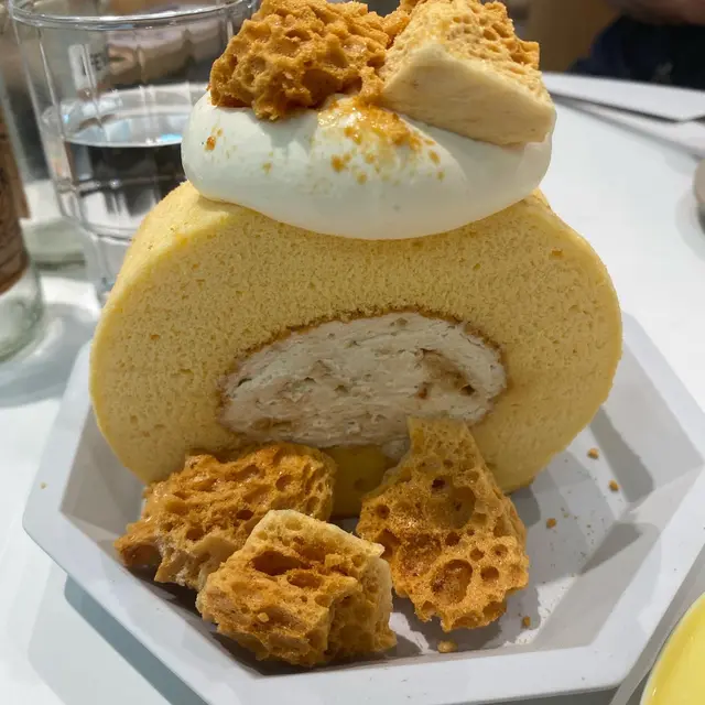 海鹽焦糖蛋捲配焦糖脆脆