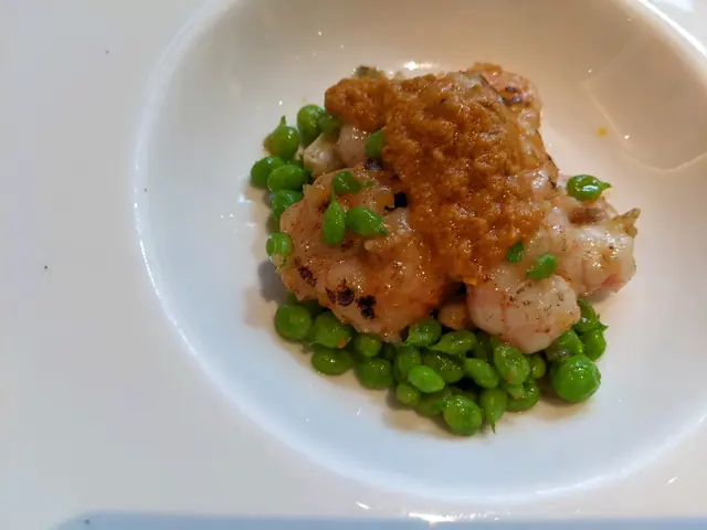 蟛蜞膏豆仁炒本灣甜蝦仁