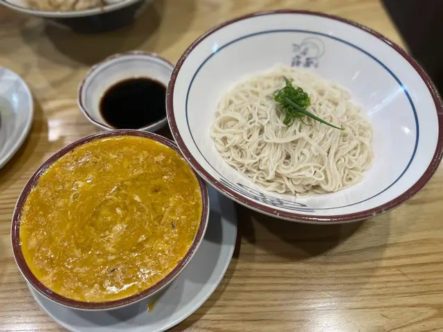 鎮店蟹黃拌麵