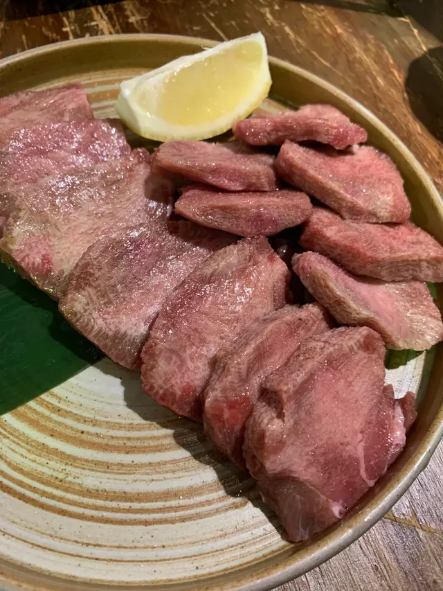 厚切牛脷芯午市定食