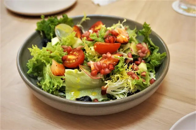 QUE鮮雜果沙律配芒果汁