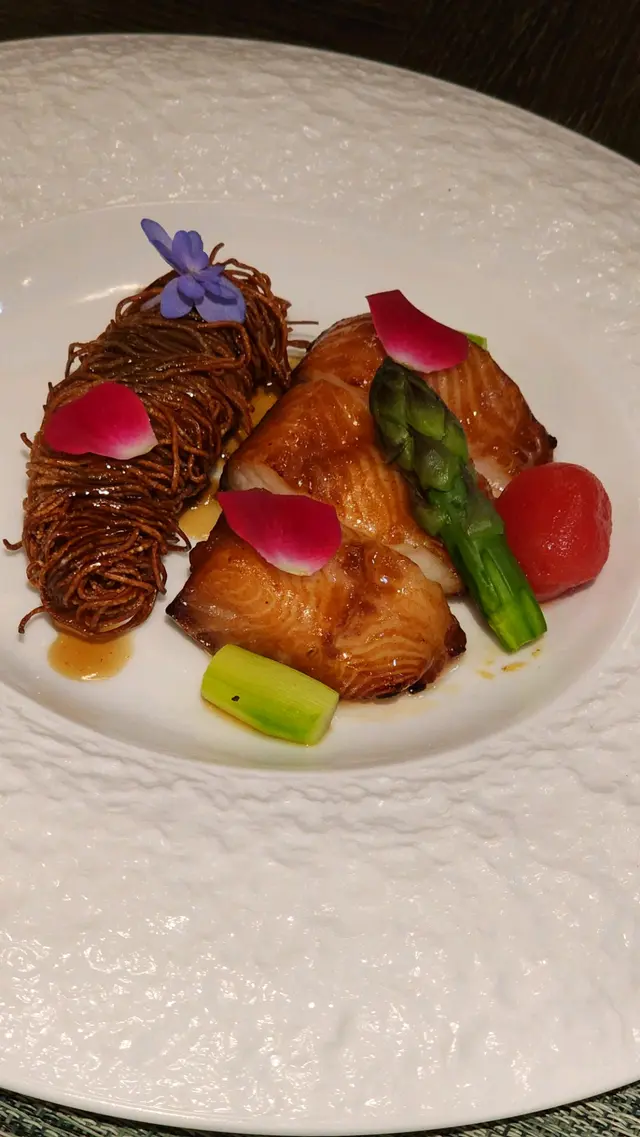 黑鱈魚配糖醋麵