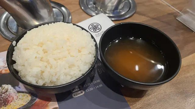 白飯,麵豉湯