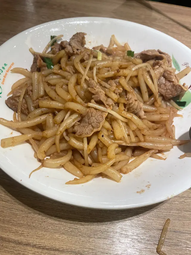 好地地一碟沙爹肥牛炒銀針粉，炒到無色無水。樣已經衰過人，落d 老抽啦不如！食落無味既，沙爹呢？？無既！又唔乾身。真係貼錢買難受，不了不了。耀安翠河，真係不可一不可再。其他翠河係咪都係咁差架？求分享。