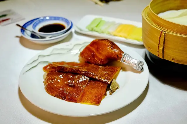 井巷子片皮鴨