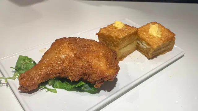 炸雞髀配金磚多士