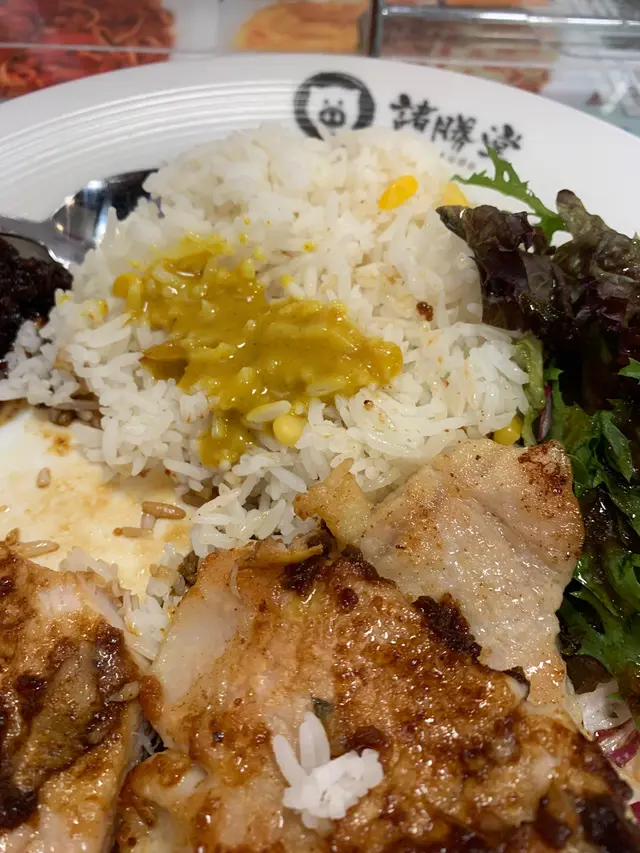 咖喱豬扒飯，蔥油豬扒飯