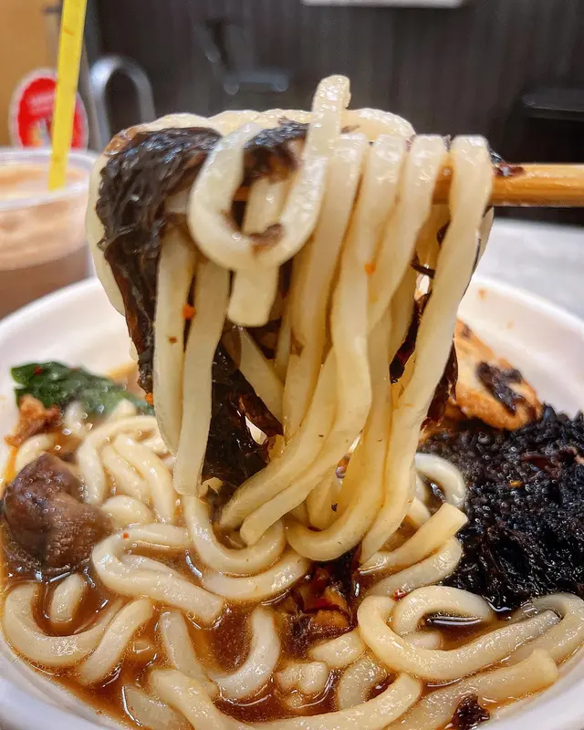 原骨湯底車仔麵