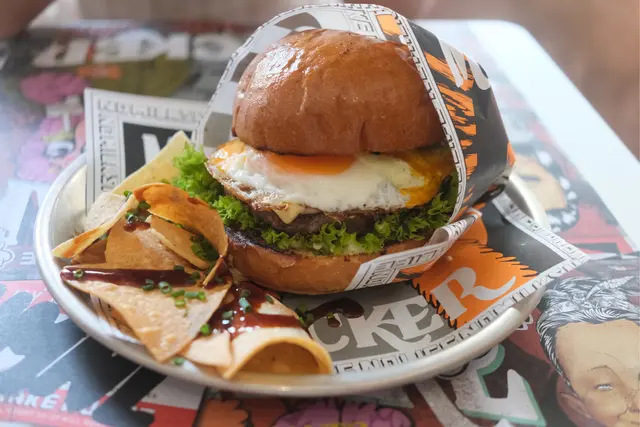 和牛芝士太陽蛋漢堡