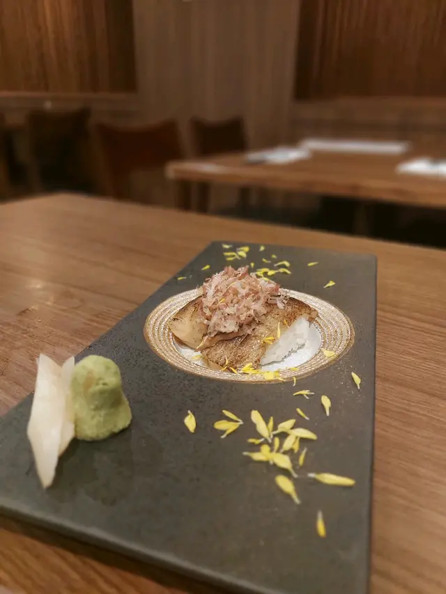 右口魚邊壽司