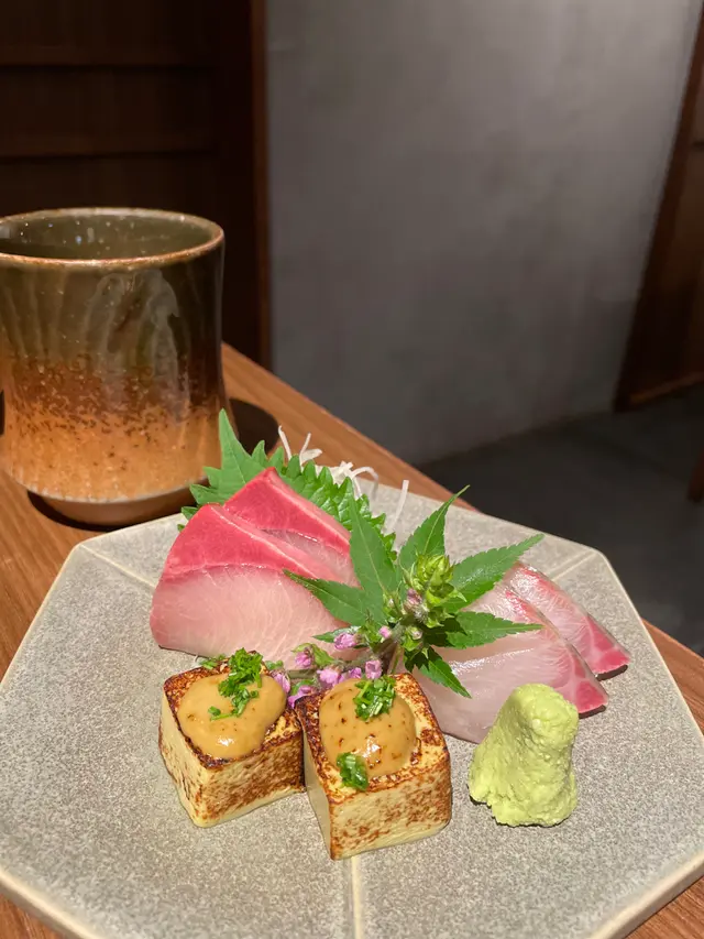 油甘魚刺身 （兩切）、深海池魚、蟹皇醬燒蟹膏豆腐