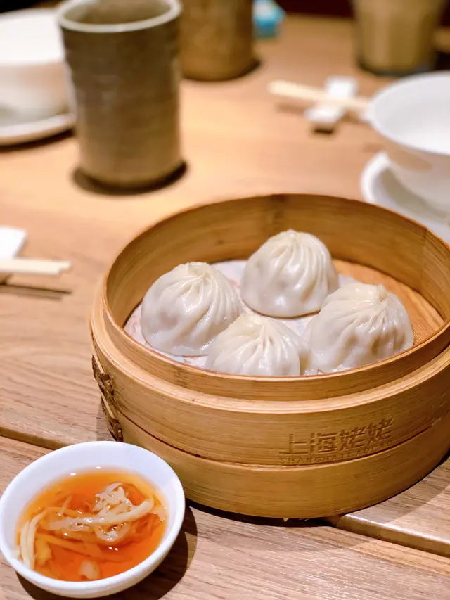 小籠包熱辣辣 皮薄多汁