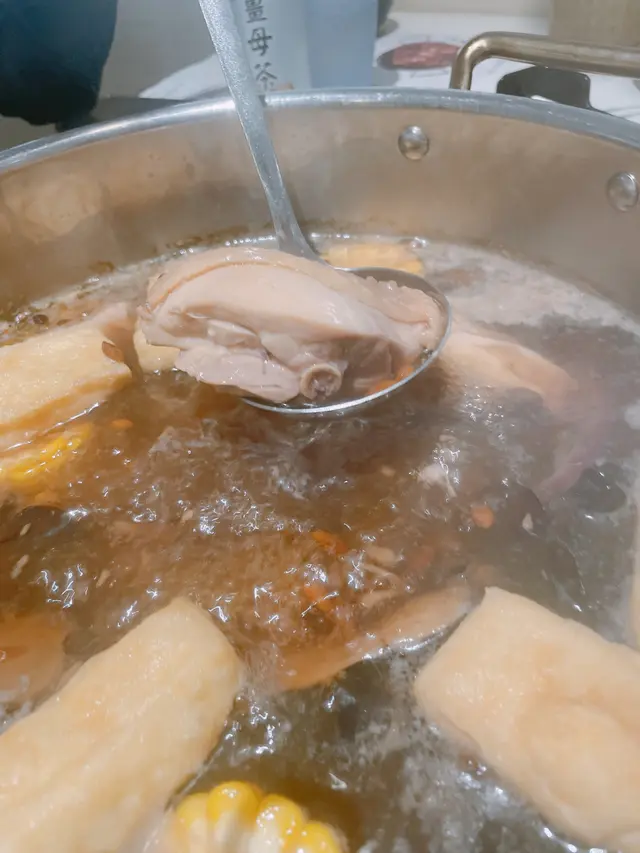 台灣藥膳養生雞涮涮鍋