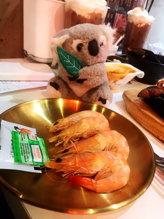 海蝦係中蝦.都算係大隻.蝦肉爽口鮮美.共有四隻及一包日本Wasabi.😋😋👍
