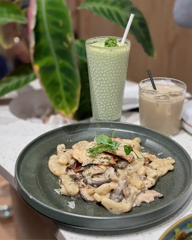 黑松露野菌忌廉汁慢煮雞胸手工意大利長通粉