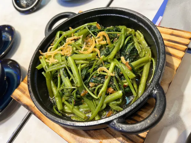 參巴辣椒炒通菜