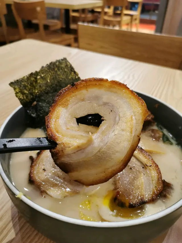 初見特上豚骨湯拉麵