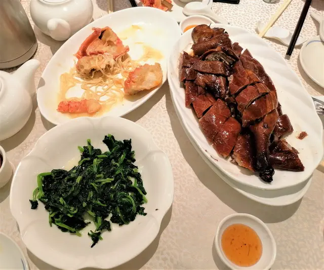 上湯焗澳洲龍蝦 + 海港燒鵝皇 + 清炒豆苗