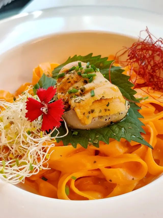 北海道海膽帆立貝幼蛋麵