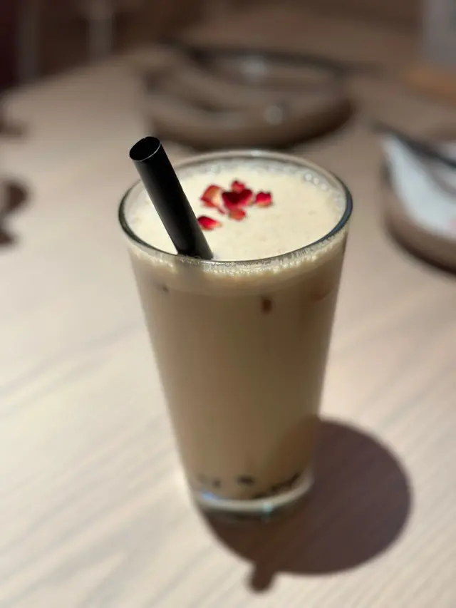 玫瑰奶茶加珍珠