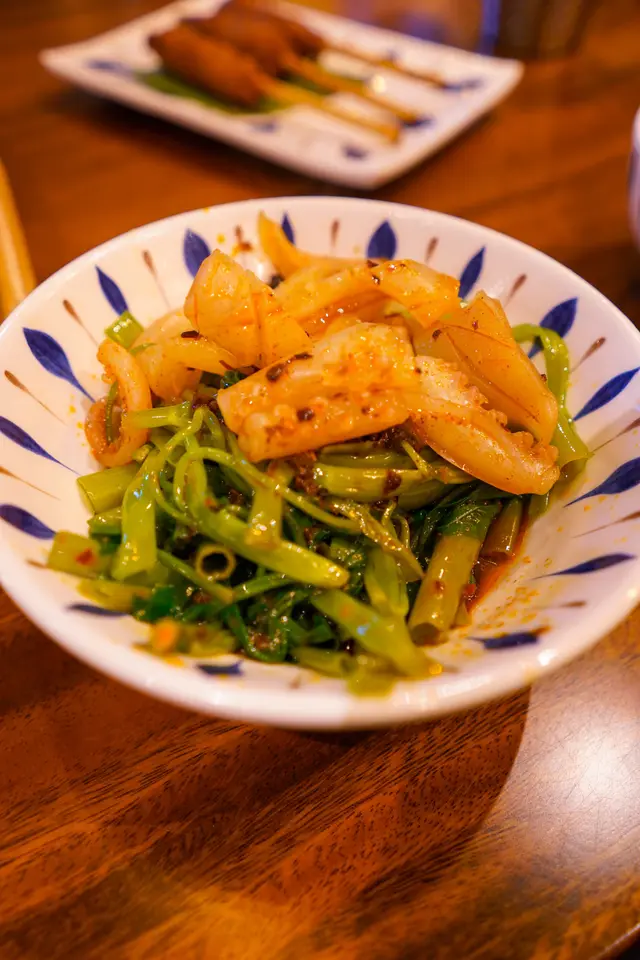 麻辣玻璃魷魚通菜 