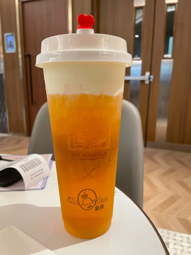 芝士奶蓋白桃烏龍