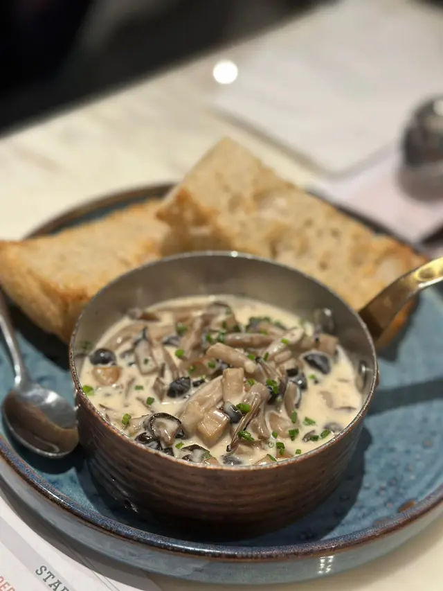 忌廉牛油蒜香雜菌